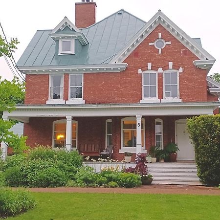 Napier House Lägenhet Campbellton Exteriör bild